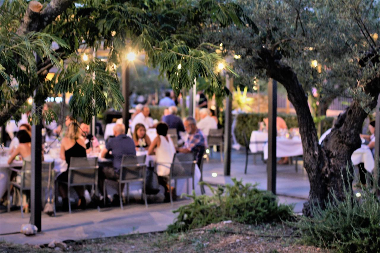 Domaine La Pierre Blanche Hotel Eygalières Buitenkant foto